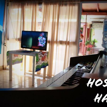 Hostel Haus Пуерто-Іґуасу Екстер'єр фото