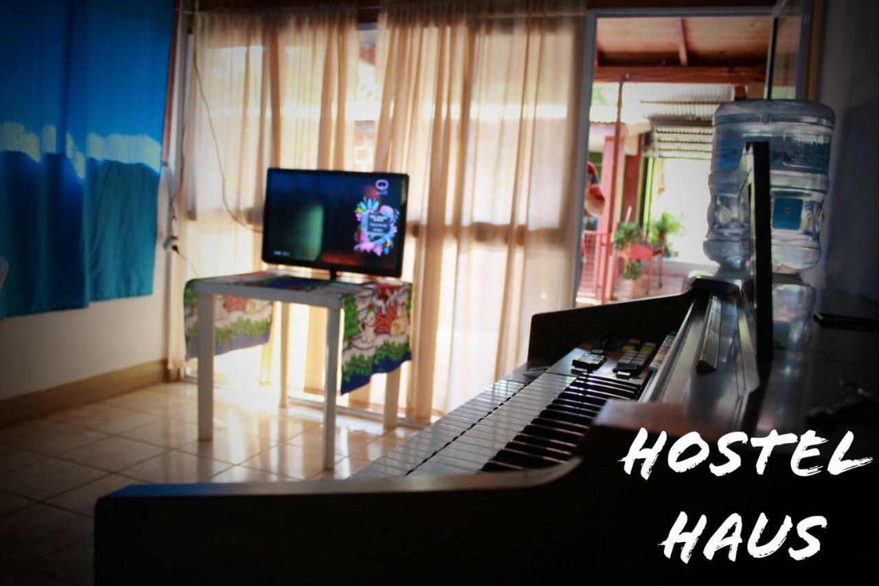 Hostel Haus Пуерто-Іґуасу Екстер'єр фото